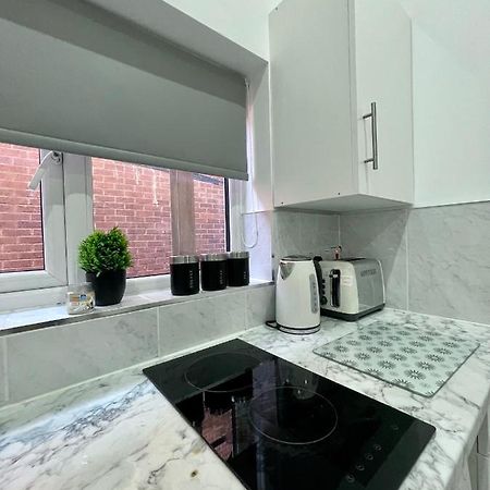 Self Contained Studio In Bham City Centre W Parking Birmingham Exterior photo