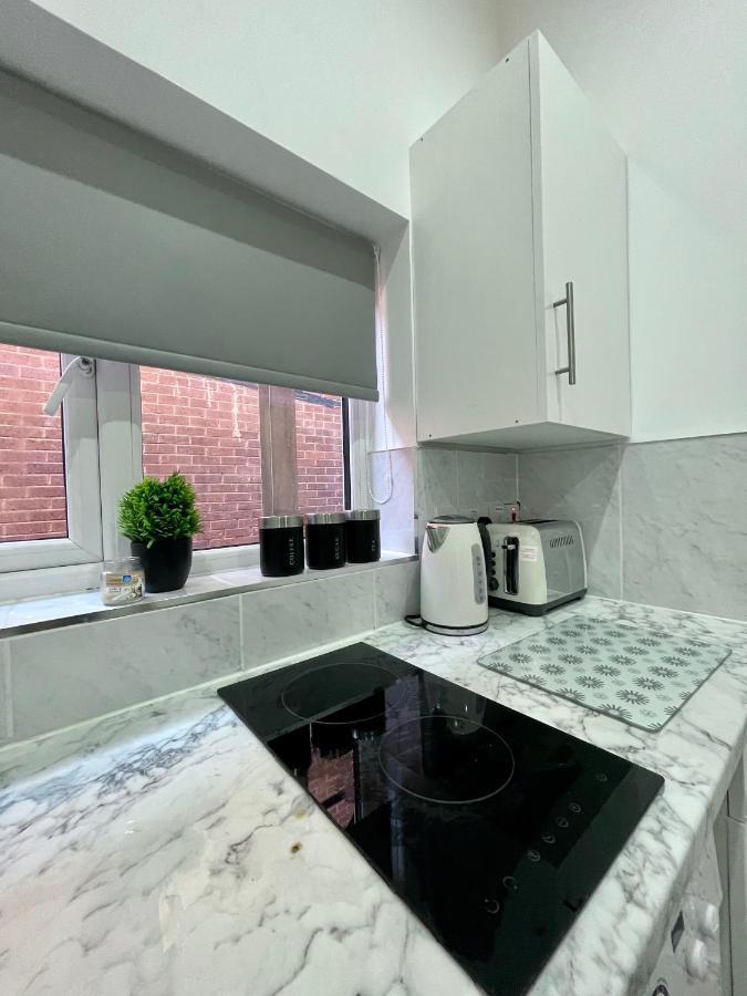 Self Contained Studio In Bham City Centre W Parking Birmingham Exterior photo
